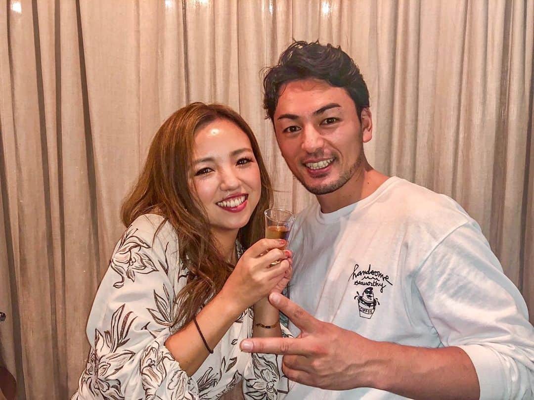 宏実さんのインスタグラム写真 - (宏実Instagram)「幸せものです。大好きな人たちな囲まれ大好きなシンガー2人に歌っていただけで本当に感無量。贅沢な夜だったなーって今更すごく感動してる。. . #birthdaylive #宏実birthdaylive #奏子 #kira #平藪飛鳥 #高尾俊行 #瀧田敏広 #sammy . . Edited by #haneypresets @haneypresets」9月29日 15時19分 - hiromisrainbow