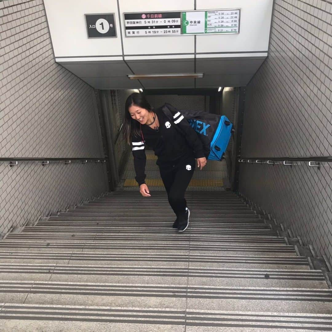 奥野彩加さんのインスタグラム写真 - (奥野彩加Instagram)「中国ツアー🇨🇳一先ずフィニッシュ💨🎾 拠点で数日トレ－ニングと練習をしたら、次は久々の日本🇯🇵！ #さぁ頑張ろう 💫 #中国 生活にも慣れたけど日本は楽しみ ！ #日本の空気早く吸いたい 🥺😙 🇨🇳💨 • • #テニス #トレーニング #アスリート #筋トレ #筋トレ女子 #スポーツ #tennis #sports #life #gym #training #fitness #fit #athlete #japanese #smile #tennisplayer #work #테니스 #연습 #훈련 #스포츠  #운동 #love」9月29日 15時36分 - ayakaokuno