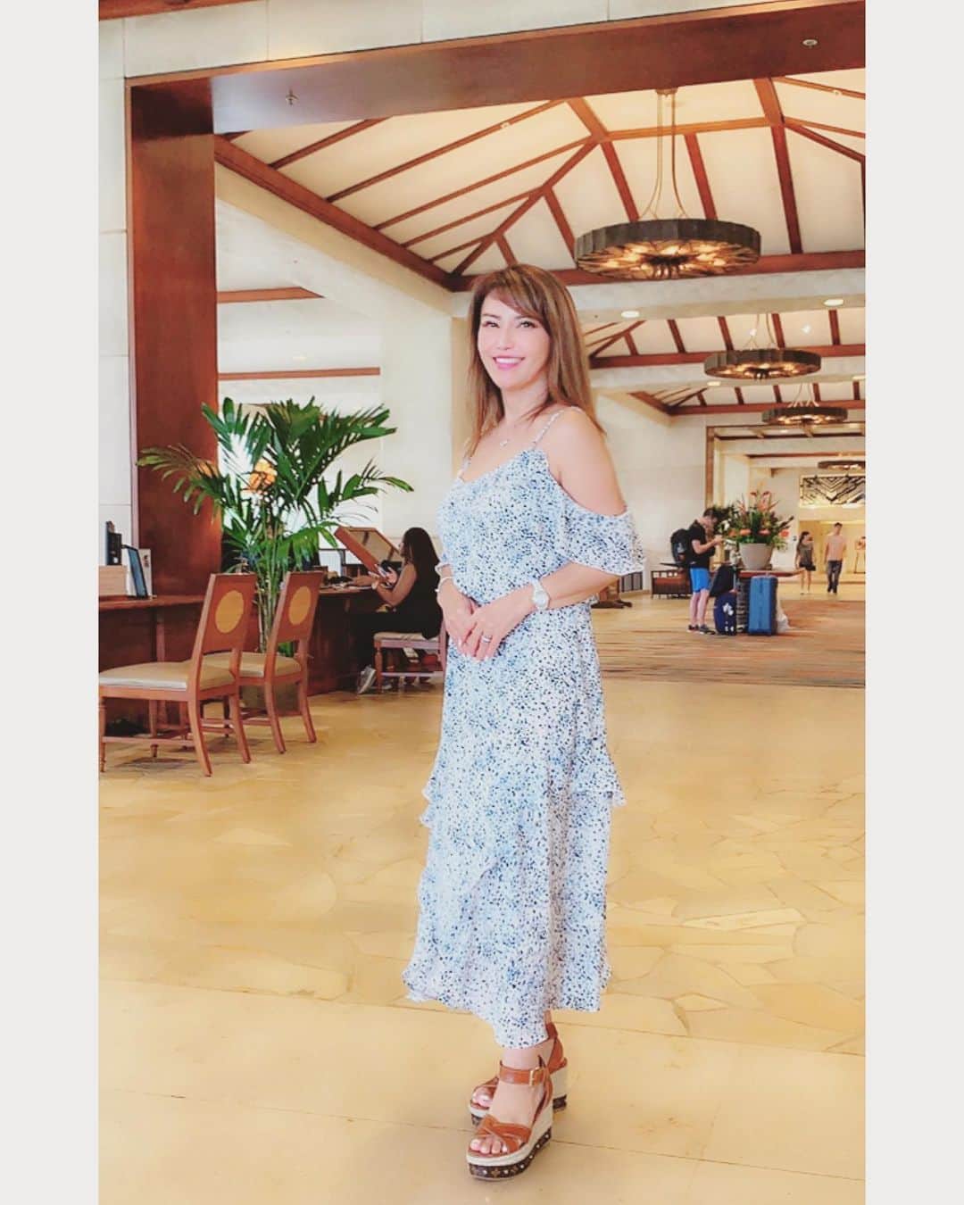 selfieneのインスタグラム：「⭐️私と一緒に海外でお仕事できる﻿ 2,30  代男女募集中⭐️ ﻿ ﻿ まずは営業セミナーにエントリーしてねー♪﻿ 10/4都内開催だけど、﻿ 遠方の方はご相談ください❣️ ﻿ ﻿ まずはDMくださいね(^^)﻿ ↓↓↓﻿ @marigram_uu_﻿」