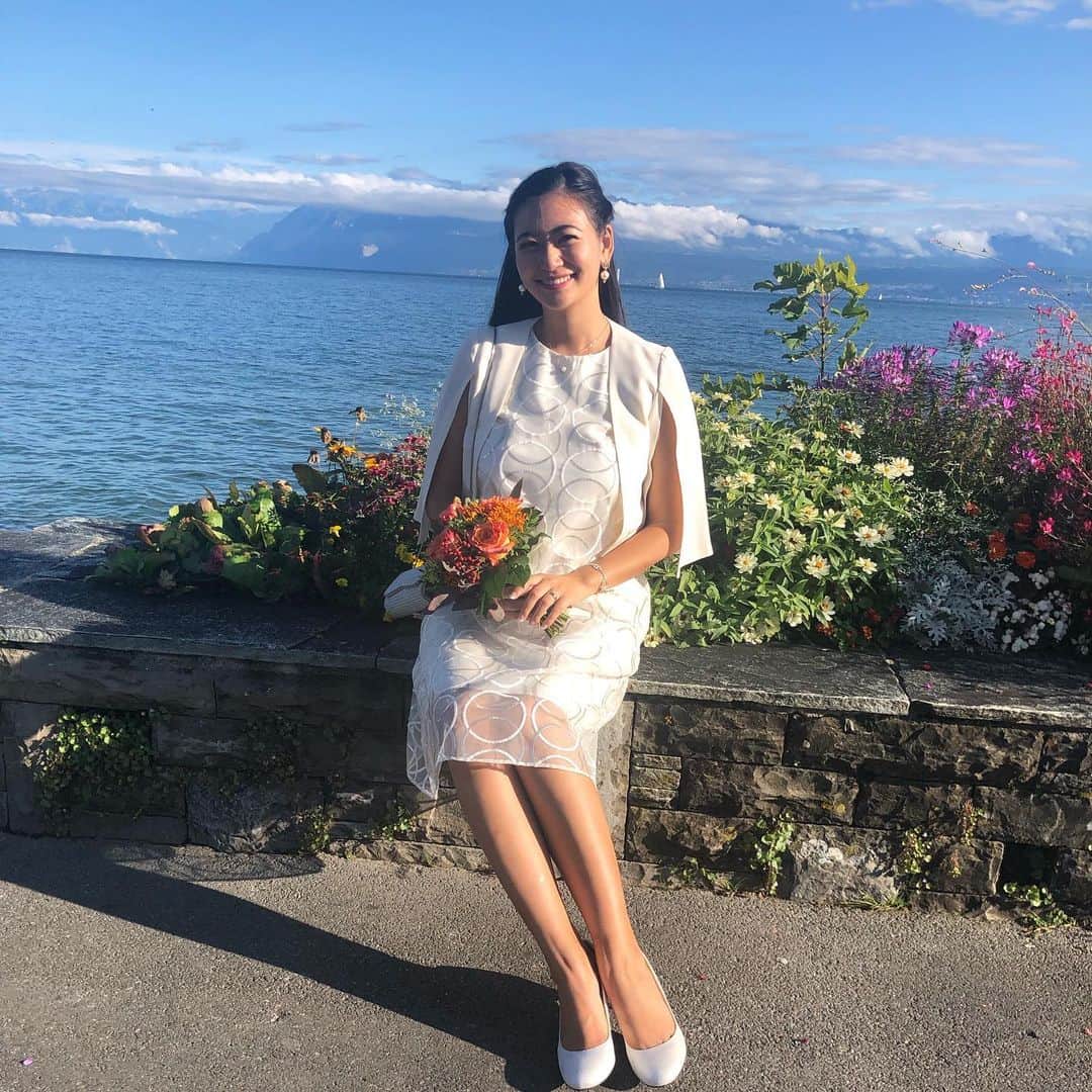 西田有沙のインスタグラム：「実は、最近結婚しまして、スイスで生活しています✨🇨🇭人生2度目のスイスでまだ慣れないこと、わからないことがたくさんありますが、楽しくやってます🥰こっちでの日常もアップしていけたらと思ってます🥺（皆様ご存知の通りかなりマイペースな更新ですが…笑） #スイス #スイス生活 #海外暮らし #レマン湖」