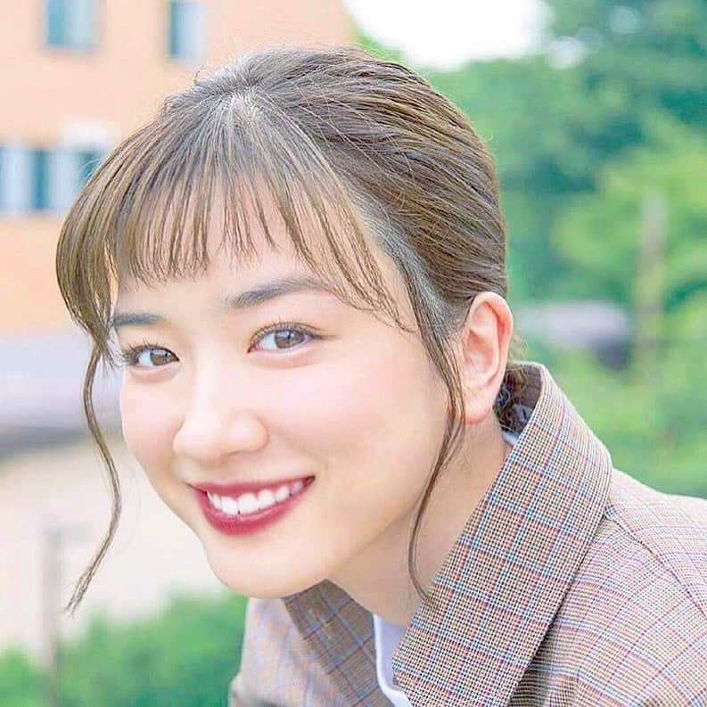 のインスタグラム：「#永野芽郁#僕たちがやりました #3年a組今から皆さんは人質です  #半分青い#朝ドラ#朝ドラ女優 #二ノ国#ドラマ#映画 #金髪 #fuamoko」