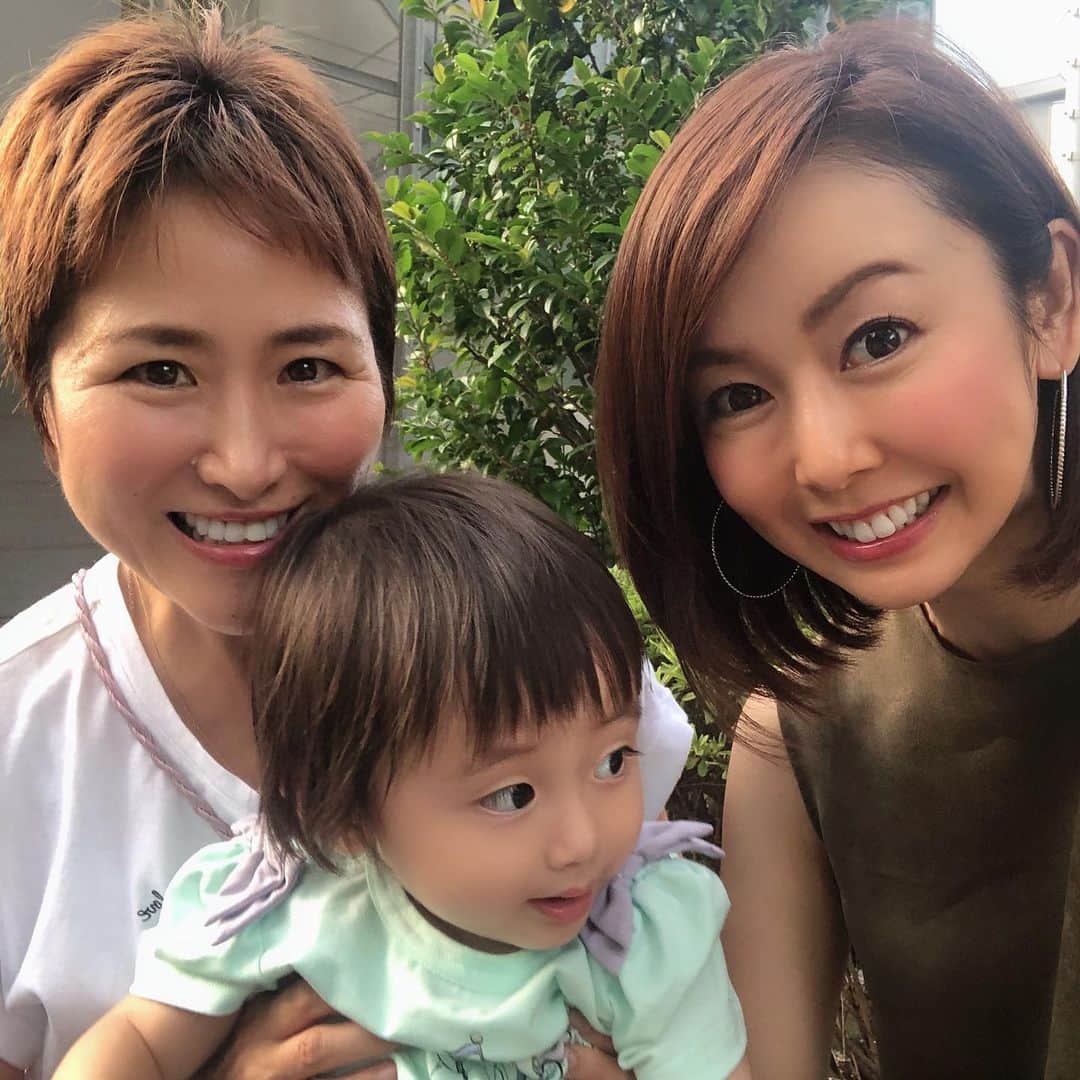 宮崎宣子さんのインスタグラム写真 - (宮崎宣子Instagram)「癒しの時間でした😍 妊娠している時から、産まれてすぐも見てきた瞬ちゃんと、 ずっとお世話になっていて、 且つ癒しの存在、恵理子さんと久しぶりにゆっくりお会い出来ました💕 ママでありながら、色々と助けて頂き、本当に感謝です。  そして、サプライズでお祝いして頂きました😍🙏 しかも、VERY FANCY さんの可愛いパンケーキ🥞💕 悩んでばかりいましたが、心が軽くなりました🌿 人の力ってありますよね… 私は人の気みたいなものを受けやすいので、恵理子さんと会うと元気が出て、何かが浄化される感じがするんです。 一緒にいる人って本当に大事ですね…恵理子さん、いつもありがとうございます😊  #恵理子さん #sautedi #ハーブの師匠 #癒しの時間 #お祝いしていただきました #いつも感謝です」9月29日 17時08分 - miyazaki_nobuko