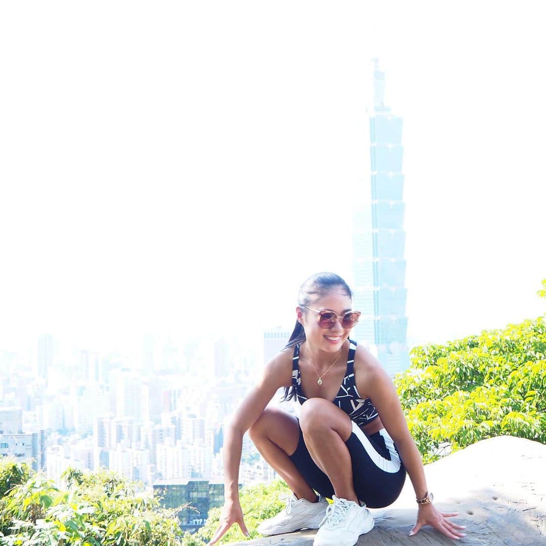 角田聖奈さんのインスタグラム写真 - (角田聖奈Instagram)「写真を撮ったあと、石から降りれなくなりました。。🥺 拍完之後下不去💔💔 #象山 #台北 #台湾 #台灣 #taipei #taiwan」9月29日 17時20分 - seina1105