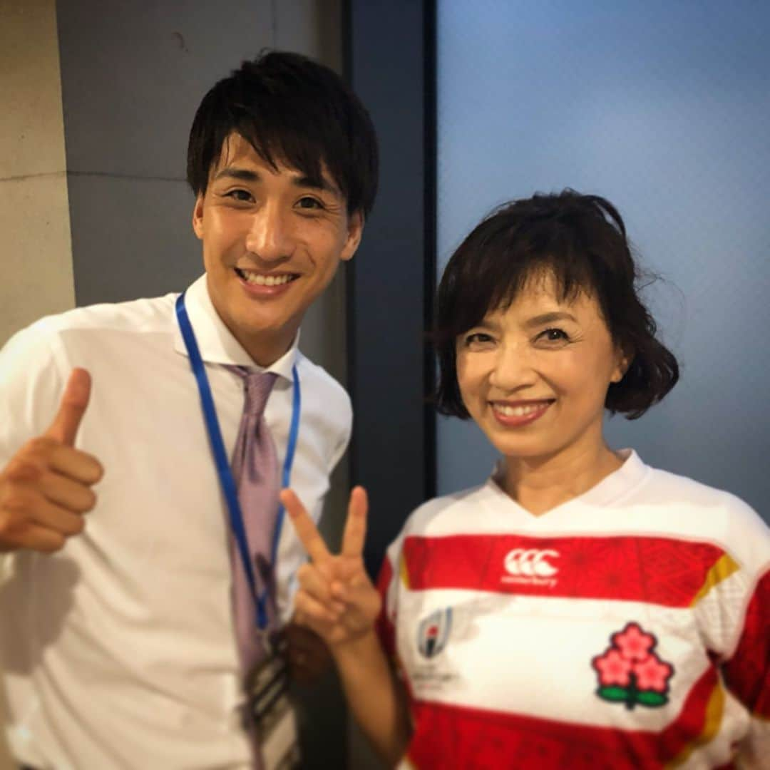 山本紘之さんのインスタグラム写真 - (山本紘之Instagram)「・ 先日、整えてきました。 ・ ・ ・ #サウナ #温冷交代浴 #整う #サウナ→水風呂→休憩 #これを3回 #整う #渡辺裕太 #裕太くん #母 #榊原郁恵 さん #嬉しいツーショット」9月29日 17時43分 - yamamoto_hiroyuki.ntv