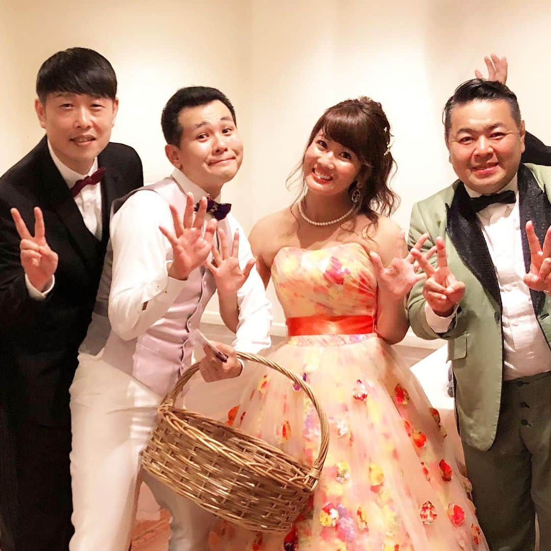 大地洋輔さんのインスタグラム写真 - (大地洋輔Instagram)「ザ ・パンチの浜崎君の結婚式🤵👰 色々とあったけど、とにかく素晴らしかった！！ 本当に素晴らしい披露宴でした！！ これからもよろしく！  そしていつまでもお幸せに❣️❣️ ・ ・ #ダイノジ #ザパンチ #パンチ浜崎 #ノーパンチなつみさん #ギンナナ金成 #金成の司会も良かった #僕の後頭部の手は #ご親族の手 #誘ってくれて #ありがとう #happywedding」9月29日 18時14分 - dienoji_ohchi