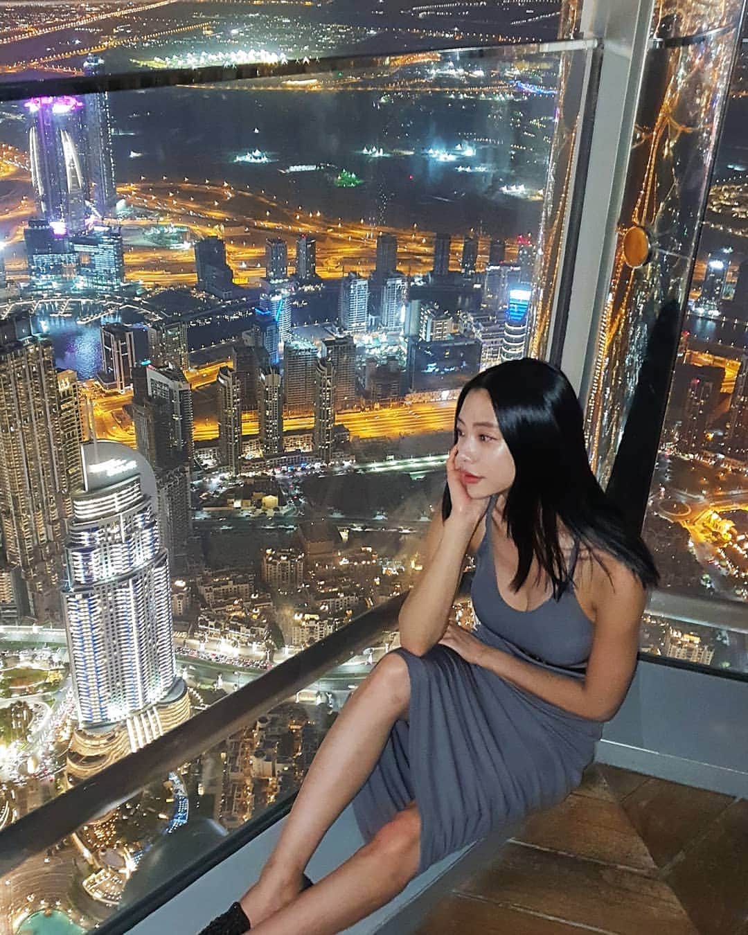 クララさんのインスタグラム写真 - (クララInstagram)「On the top of #tallest building in the world #148thfloor #burjkhalifa」9月29日 18時20分 - actressclara