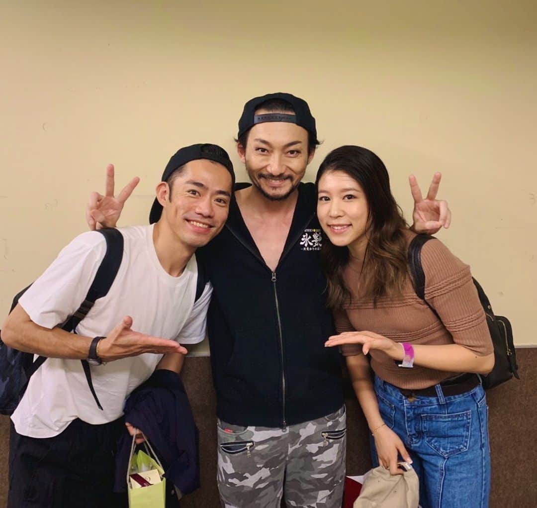 のインスタグラム：「波岡さん出演の舞台 『GOZEN-狂乱の剣-』 最高でした！🔥 映像の使い方や迫力と、舞台ならではの表現力！ なみトークも最高でした！😆👏🏻 もう一回みたーい！！！ 千秋楽お疲れ様でした！✨」