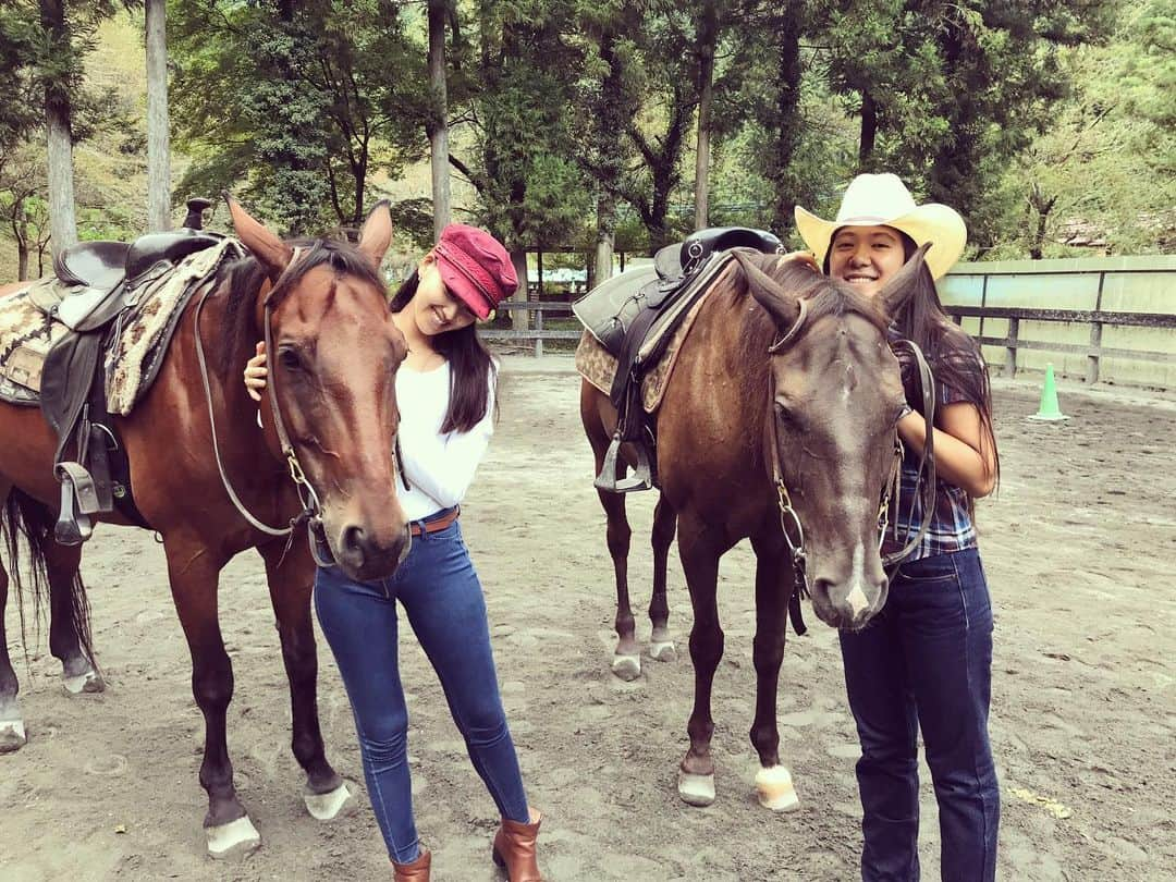 奥山春香さんのインスタグラム写真 - (奥山春香Instagram)「ご近所友達のみきちゃんと乗馬行った🐎🐎」9月29日 18時51分 - corvetteharuka