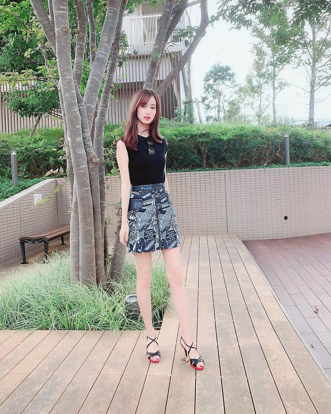 阿部菜渚美さんのインスタグラム写真 - (阿部菜渚美Instagram)「☺︎ #hystericglamour 👗🌈 ・ #fashion#coordinate#デニムスカート#サンダル#hair#make#instafashion」9月29日 18時51分 - nanami_abe73