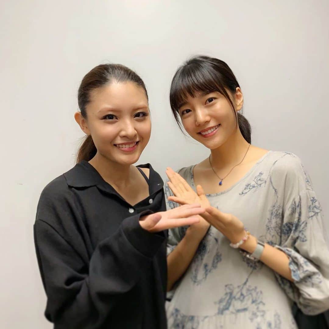 のインスタグラム：「島ゆいかちゃんが出演している、A New Musical「FACTORY GIRLS ～私が描く物語～」を観劇しました🏭👭 生演奏🎼に歌声🎵に踊り💃に、、、ミュージカルを存分に堪能しました！ 何があっても闘い続ける姿に、心の中で応援している自分が！！かっこよかったなあ！感動🥺 写真は、島ゆいかちゃんと📸」