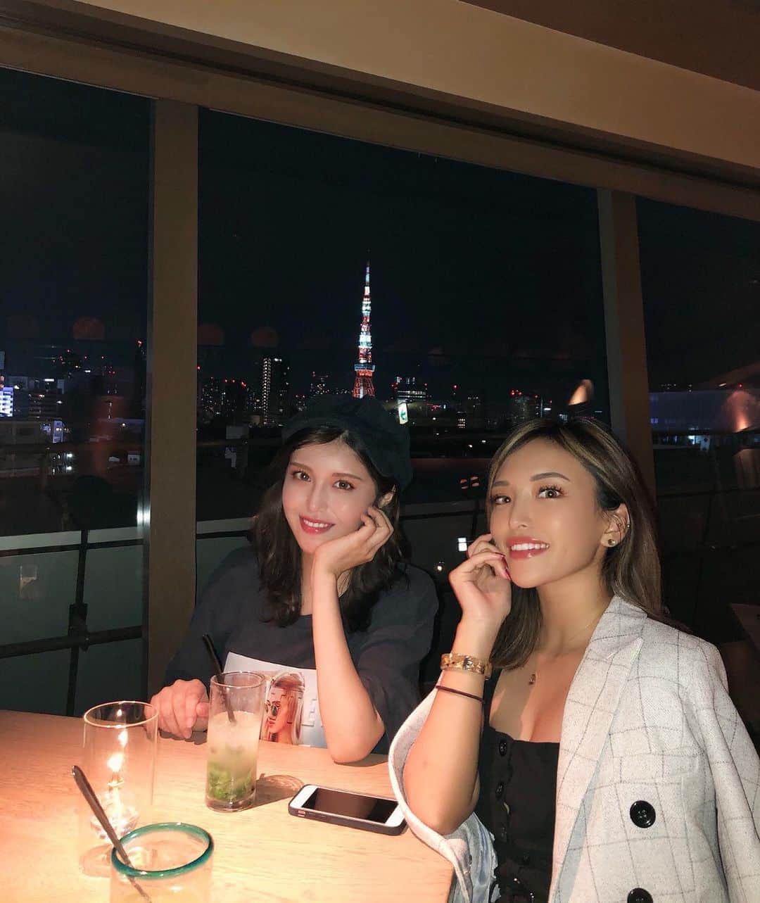 E.Mのインスタグラム：「お姉さまと♥️ ぶっ飛んでて好きです🤫 . . .」