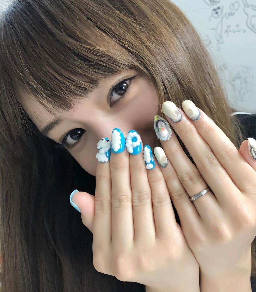 渡部麻衣さんのインスタグラム写真 - (渡部麻衣Instagram)「牡蠣ネイル＆ZIP!ネイル💅﻿ ﻿ この前ZIP!のロケで立体ネイルが得意な﻿ ネイルサロンをリポートしてきたよ♡﻿ ﻿ 牡蠣ものすんごいリアルだし﻿ ZIP!ネイルも急なお願いだったのに﻿ あっという間に出来上がってた🤩﻿ ﻿ 明日9/30のZIP!6:45頃から放送の﻿ 【流行ニュースキテルネ!】で﻿ 放送されるので是非見てねーっ！！」9月29日 20時35分 - mmaaiipp