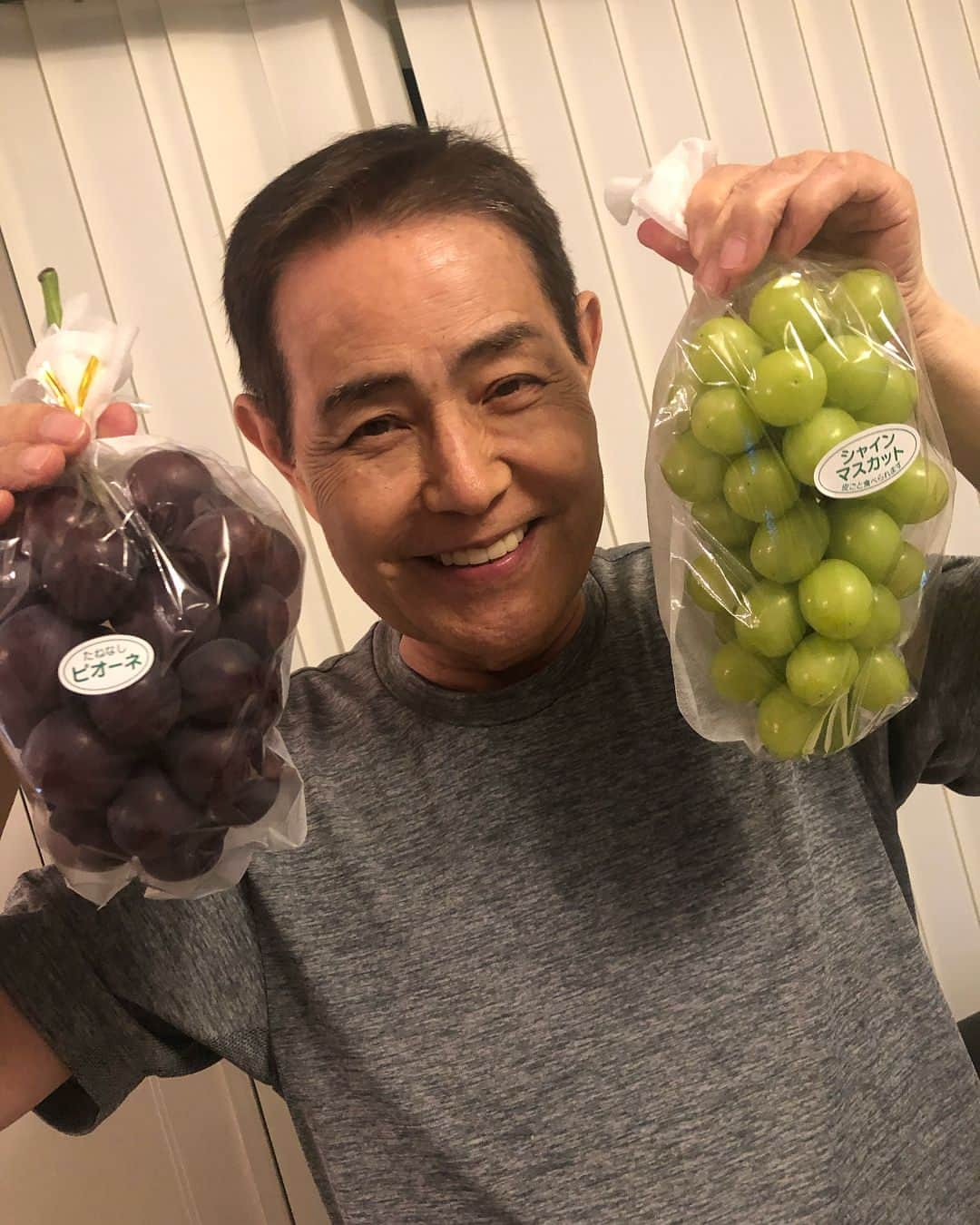 加藤綾菜さんのインスタグラム写真 - (加藤綾菜Instagram)「沢山、ぶどう🍇頂きました❤️ ありがとうございます❤️ 甘くて最高〜✨ 最近、カトちゃん さきイカブームきてます。」9月29日 20時44分 - katoayana0412