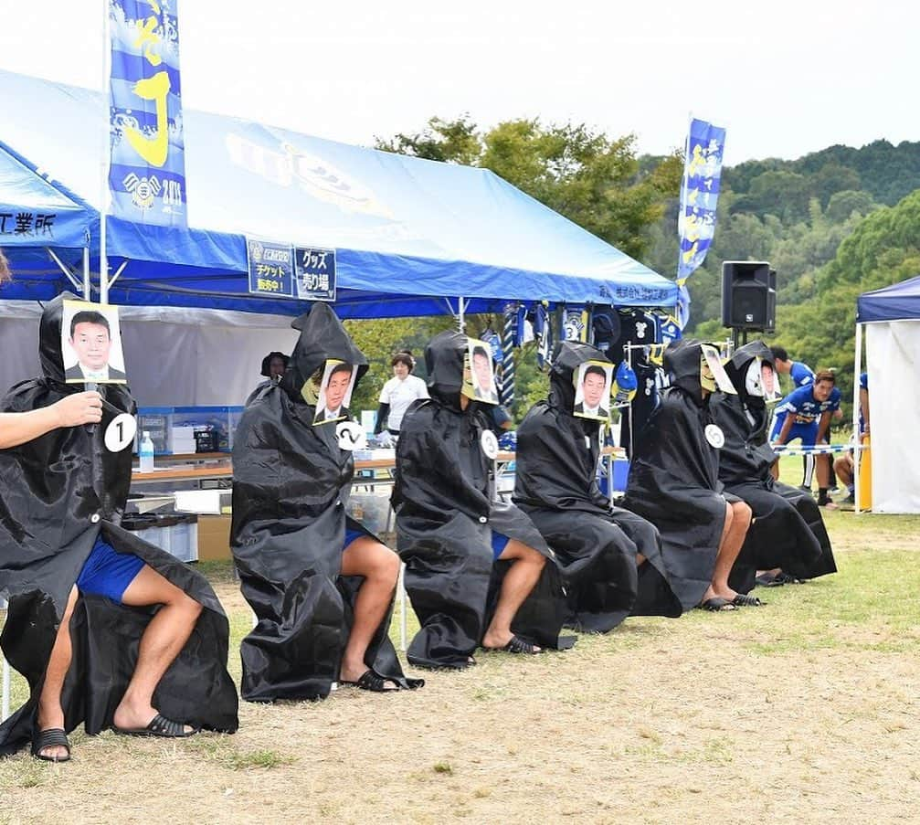 太田康介さんのインスタグラム写真 - (太田康介Instagram)「FC今治ファン感謝祭2019  沢山の皆様にご来場いただきました。  本当にありがとうございました。  皆さんの支えあってのFC今治です。  残り9試合、みんなで戦いましょう💪💪 #FC今治 #チーム今川マッスル5 #なかやまきんに君  #子供達に助けられました #今日来た方はお気づきだろうか #選手の出し物 #太田康介 #仮面にマント #二人羽織 #コント対決 #フル稼働 #全部に名前書いてありました #お疲れ様でした #ご来場ありがとうございました」9月29日 20時51分 - kosukeota.7