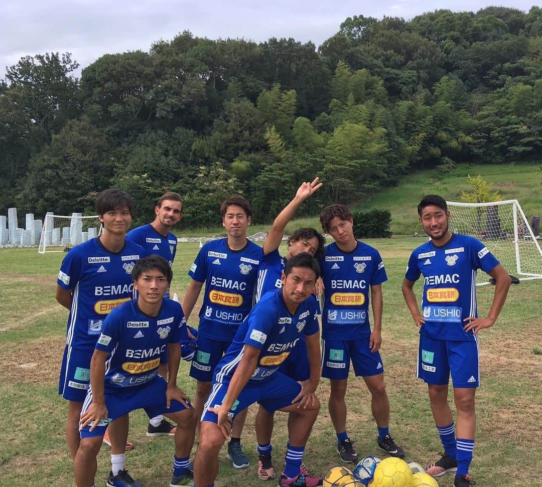 太田康介さんのインスタグラム写真 - (太田康介Instagram)「FC今治ファン感謝祭2019  沢山の皆様にご来場いただきました。  本当にありがとうございました。  皆さんの支えあってのFC今治です。  残り9試合、みんなで戦いましょう💪💪 #FC今治 #チーム今川マッスル5 #なかやまきんに君  #子供達に助けられました #今日来た方はお気づきだろうか #選手の出し物 #太田康介 #仮面にマント #二人羽織 #コント対決 #フル稼働 #全部に名前書いてありました #お疲れ様でした #ご来場ありがとうございました」9月29日 20時51分 - kosukeota.7