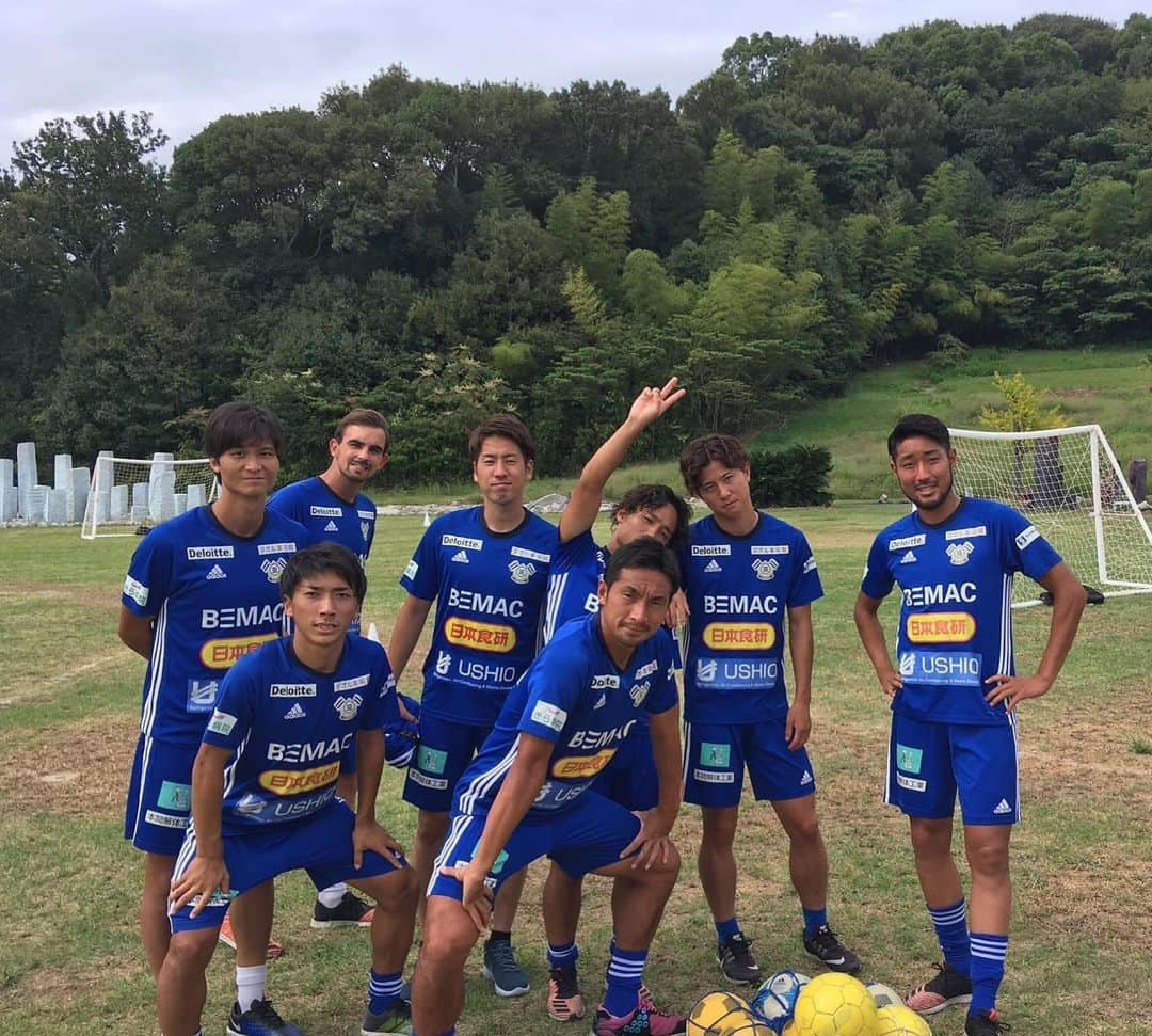 太田康介さんのインスタグラム写真 - (太田康介Instagram)「FC今治ファン感謝祭2019  沢山の皆様にご来場いただきました。  本当にありがとうございました。  皆さんの支えあってのFC今治です。  残り9試合、みんなで戦いましょう💪💪 #FC今治 #チーム今川マッスル5 #なかやまきんに君  #子供達に助けられました #今日来た方はお気づきだろうか #選手の出し物 #太田康介 #仮面にマント #二人羽織 #コント対決 #フル稼働 #全部に名前書いてありました #お疲れ様でした #ご来場ありがとうございました」9月29日 20時51分 - kosukeota.7