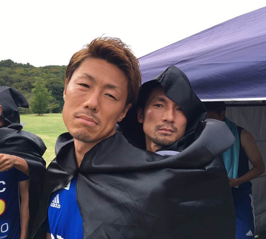 太田康介さんのインスタグラム写真 - (太田康介Instagram)「FC今治ファン感謝祭2019  沢山の皆様にご来場いただきました。  本当にありがとうございました。  皆さんの支えあってのFC今治です。  残り9試合、みんなで戦いましょう💪💪 #FC今治 #チーム今川マッスル5 #なかやまきんに君  #子供達に助けられました #今日来た方はお気づきだろうか #選手の出し物 #太田康介 #仮面にマント #二人羽織 #コント対決 #フル稼働 #全部に名前書いてありました #お疲れ様でした #ご来場ありがとうございました」9月29日 20時51分 - kosukeota.7