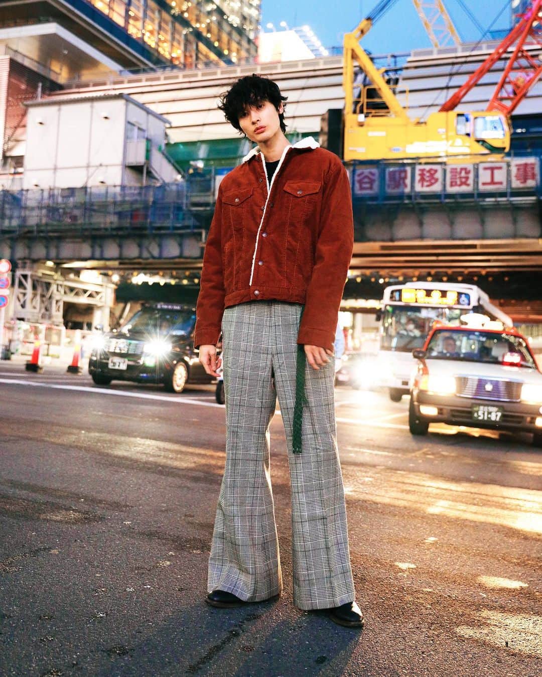 Droptokyoさんのインスタグラム写真 - (DroptokyoInstagram)「TOKYO STREET STYLE Name: @yuki_kawhr  Jacket: @gap_jp  #ギャップコーデュロイ#Gapコーデュロイ#コーデュロイ#pr #droptokyo#tokyo#japan#streetscene#streetfashion#streetwear#streetculture#fashion Photography: @dai.yamashiro」9月29日 20時52分 - drop_tokyo