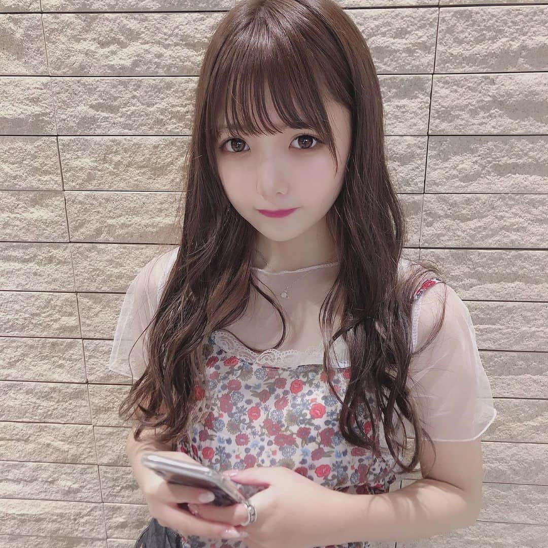 津代美月さんのインスタグラム写真 - (津代美月Instagram)「. 前の写真でごめんなさいね この日あつかったから スケスケマンだった もう長袖とか着ちゃって すぐコートとかの時期になるんかね 楽しみか楽しみじゃないかって言われたら楽しみやけど ゆうて楽しみじゃない()寒いやんぶるくんになっちゃって大変(うざい)」9月29日 20時44分 - __tsushiromizuki