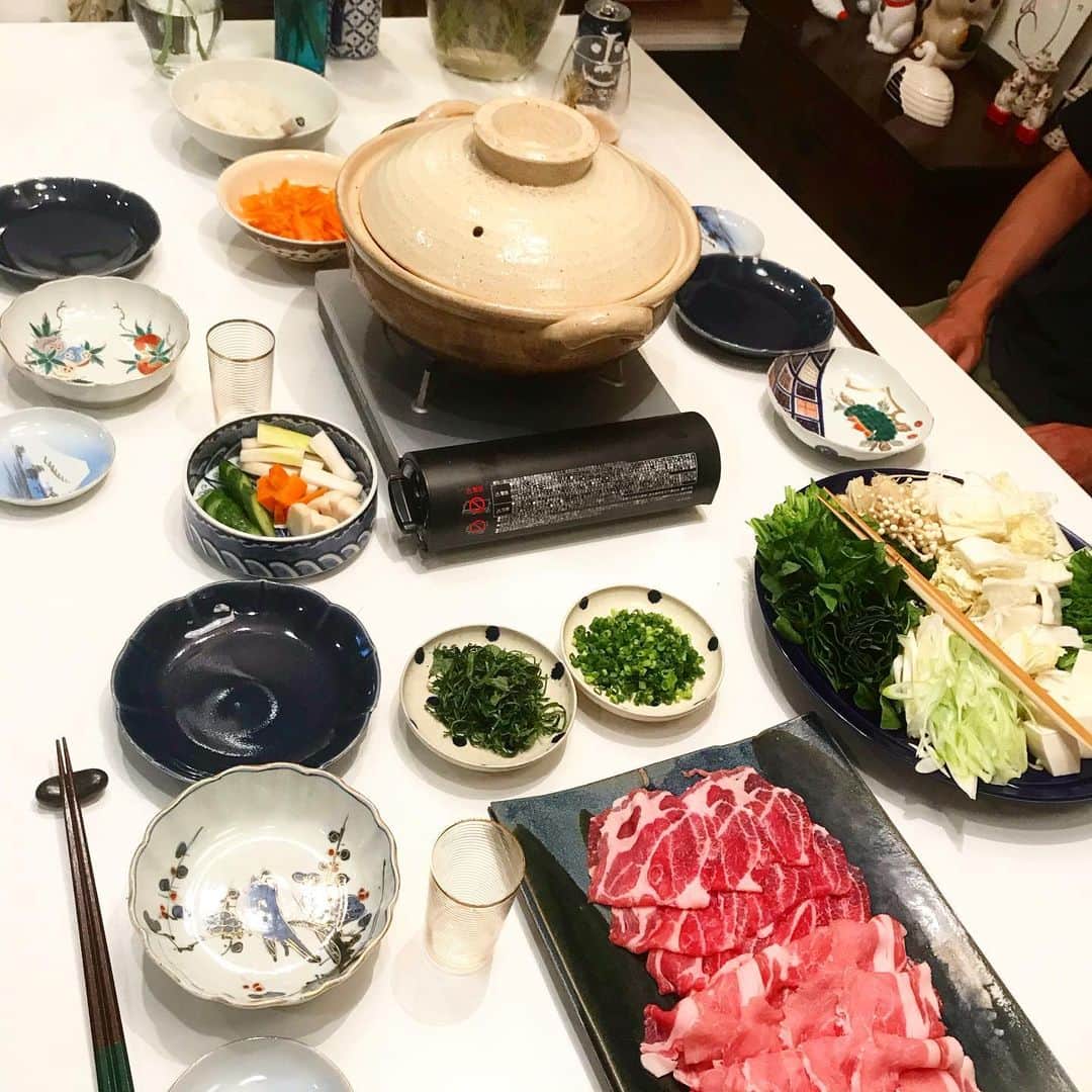 丸山敬太さんのインスタグラム写真 - (丸山敬太Instagram)「お家で豚しゃぶ。 簡単で美味しい。  ついつい鍋にしちゃう。」9月29日 20時44分 - keitamaruyama