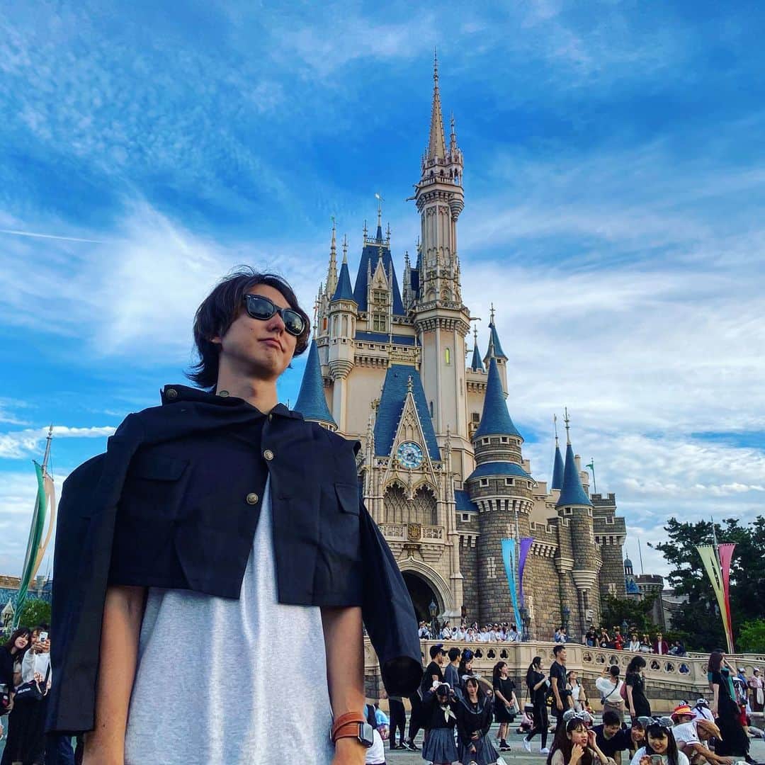 のインスタグラム：「アラサーだけど制服ディズニーしてきました。」