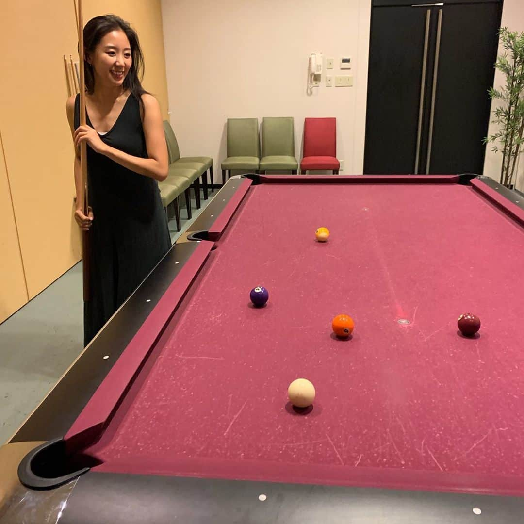 澤山璃奈さんのインスタグラム写真 - (澤山璃奈Instagram)「#billiards 🎱❤️ 球技は本当に苦手なんだけど、 #ビリヤード と #ゴルフ だけは向いてるみたいです👌🏽💕 好きー❤️🥰 30歳からはこの先もずーっと続けれそうな趣味が欲しいなと思ってたから、見つかって嬉しい😍 みんなの趣味はなんですか❓ #趣味 #🎱 #⛳️ #golf #golfing #大人の趣味時間 #hobby」9月29日 20時55分 - rinasawayama