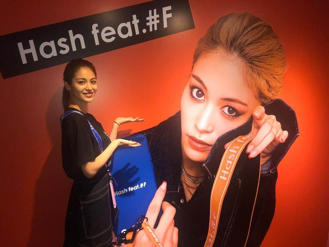 楓さんのインスタグラム写真 - (楓Instagram)「今日から @hashfeat_official 大阪店オープンしました💁‍♀️✨ リリイベ終わりに遊びに行って 楓もゲットしちゃった〜!!! 店内には大きな私がいますよ😆💓 皆さんも遊びに行ってみてね💕」9月29日 20時59分 - kaede_