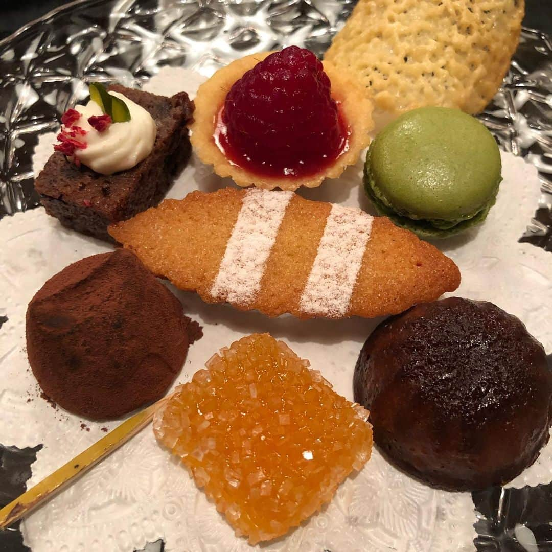 甘糟記子さんのインスタグラム写真 - (甘糟記子Instagram)「夕飯に久しぶりに大好きな禊川にも行けました(≧∀≦) お箸で食べるフレンチ。 でも締めはお茶漬け。 もう昔から大好きな味(๑˃̵ᴗ˂̵) デザートまでペロリだわ（笑）  やっぱり京都っていいな〜☆*:.｡. o(≧▽≦)o .｡.:*☆ #京都#禊川#フレンチ#お箸で食べるフレンチ#先斗町」9月29日 21時24分 - norihey924