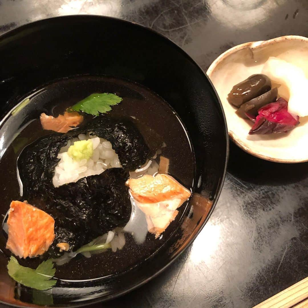 甘糟記子さんのインスタグラム写真 - (甘糟記子Instagram)「夕飯に久しぶりに大好きな禊川にも行けました(≧∀≦) お箸で食べるフレンチ。 でも締めはお茶漬け。 もう昔から大好きな味(๑˃̵ᴗ˂̵) デザートまでペロリだわ（笑）  やっぱり京都っていいな〜☆*:.｡. o(≧▽≦)o .｡.:*☆ #京都#禊川#フレンチ#お箸で食べるフレンチ#先斗町」9月29日 21時24分 - norihey924