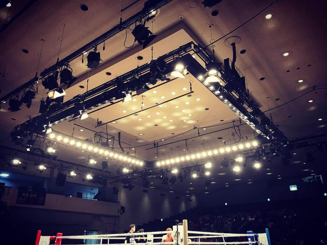 渡部太基のインスタグラム：「. 年甲斐もなく此処に来ると殴り合いしたくなる  #後楽園ホール #厨二病かよ」