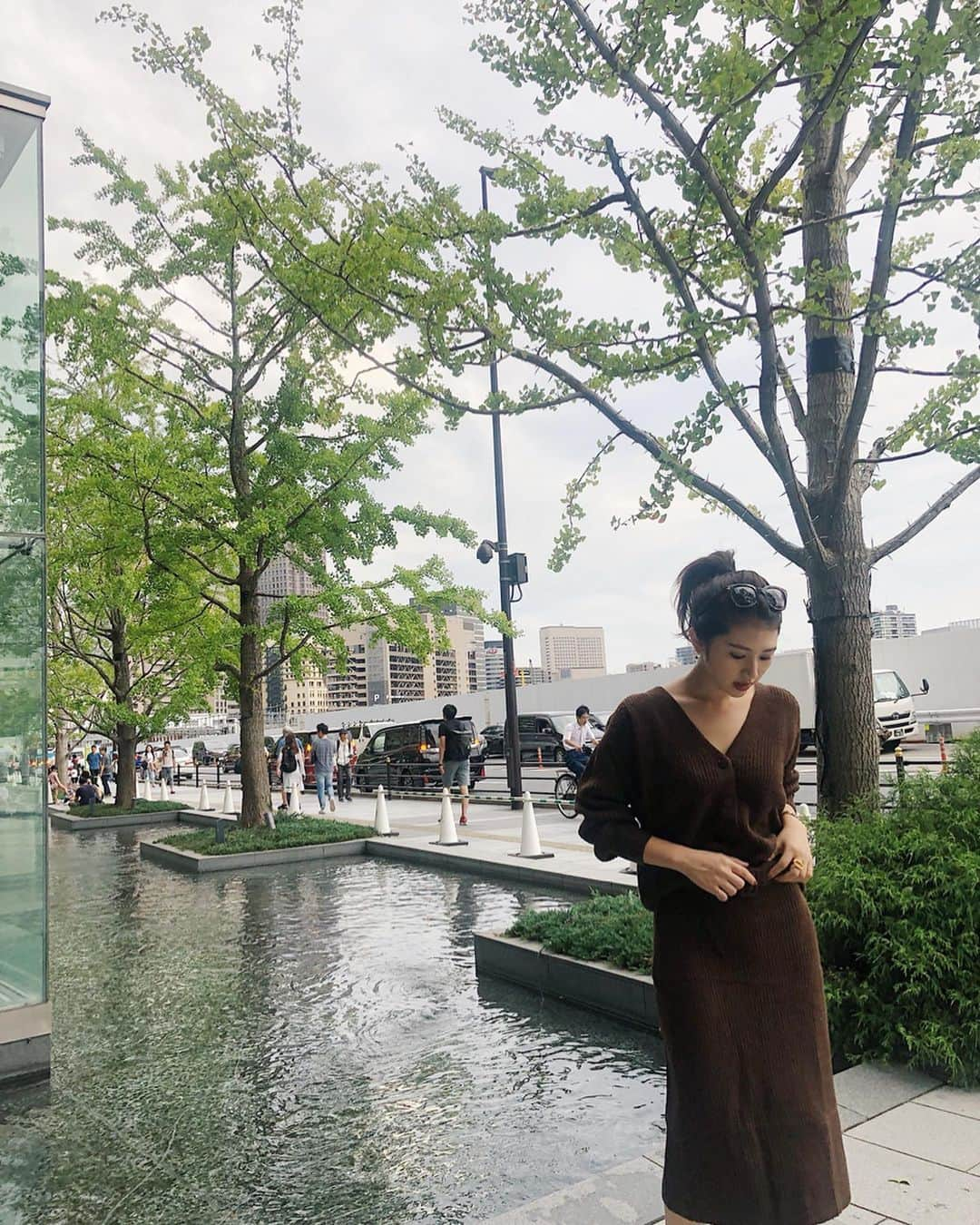 藤原菜摘さんのインスタグラム写真 - (藤原菜摘Instagram)「茶色がすきすぎる🍂🧡 40%offって魅力的すぎてつい買い物しがち🐻笑  @fifth_store  #fifth #fifthtl #フィフス #ベルト付きスカートニットセットアップ」9月29日 21時44分 - natsumi_fujiwara