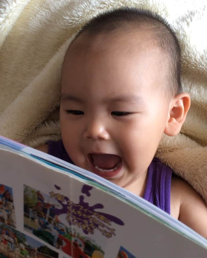 DJ DARUMAのインスタグラム：「写真整理してたら別テイクがあった #itsasmallworld 🌏👶🏻」