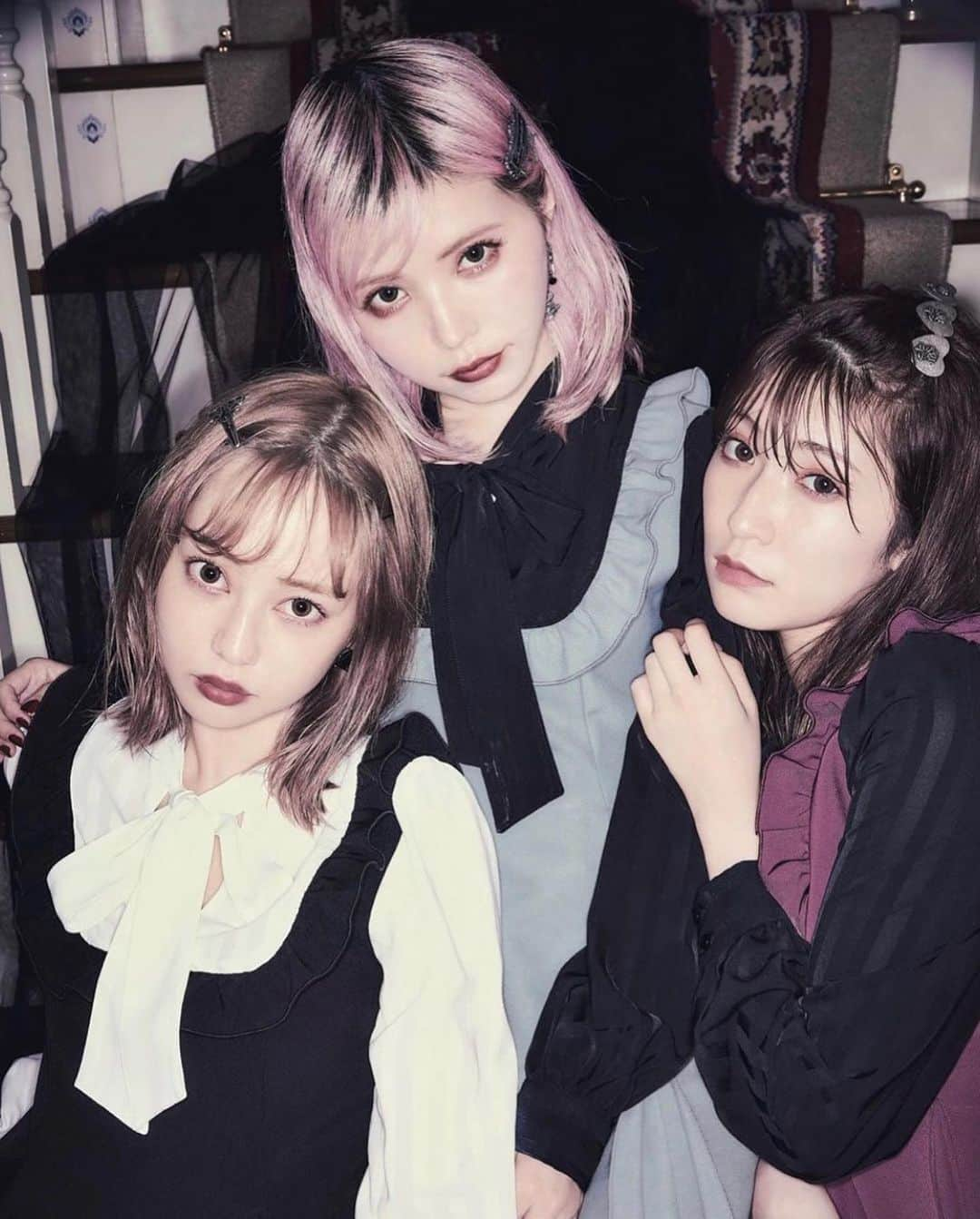 益若つばささんのインスタグラム写真 - (益若つばさInstagram)「りさDOLLとあかりん💓🥳﻿3人でお揃いできて楽しかった💓 ﻿ りさちゃんとEATME5周年のイベントするよ！🥳💓﻿ ﻿ 10/26 15:00〜EATME原宿本店にて。﻿ ﻿ ﻿ 詳しくは　@eatme_japan  をみてね！﻿ ﻿ ※この件に関するお問い合わせにつきましてはEATME原宿本店まで﻿ ﻿ ﻿ 昨日ね、お友達のお誕生日をお祝いしてたら友達のママがEATME5thのプレートつけてくれたの、、！🥺😭💓﻿ ﻿ 5周年って大変だよねえおめでとうってみんなに言ってもらえて嬉しかったー！✨☺️﻿ ﻿ ﻿ ぜひぜひ一緒にお祝いしてください！🥰🥺✨﻿ ﻿ ﻿ ﻿ #EATME #EATMEjapan #anniversary #5th #event」9月29日 21時50分 - tsubasamasuwaka1013