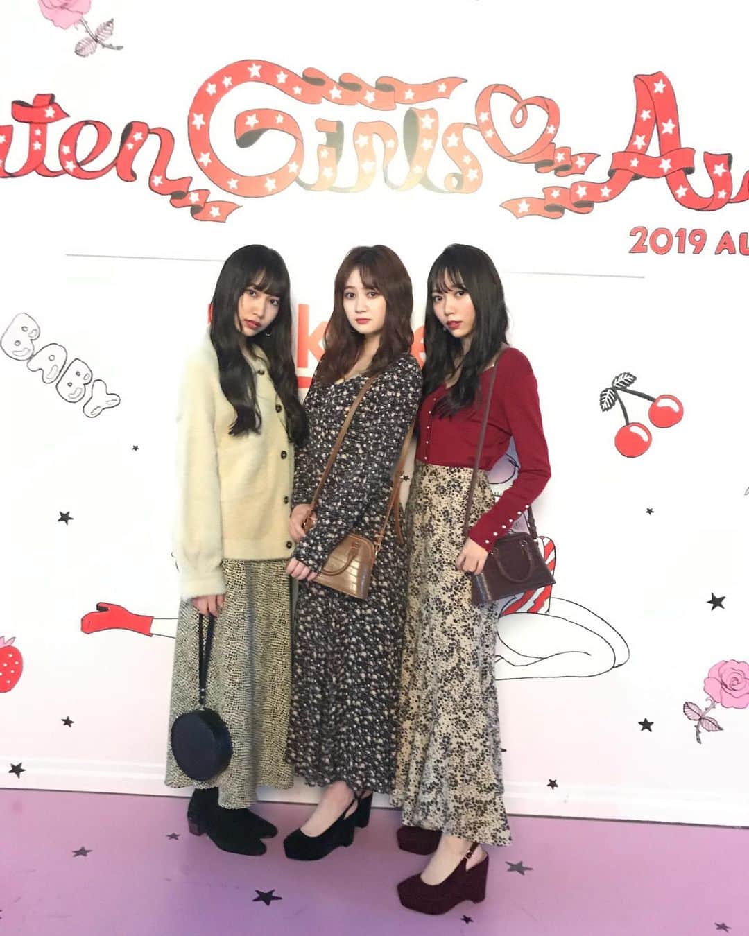 野島樺乃のインスタグラム：「オフショット  #ガルアワ #fashion #秋コーデ #秋  #秋メイク #jk #photo」