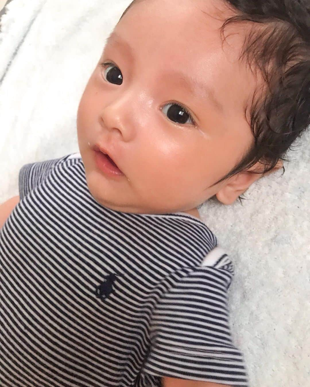 Ayaさんのインスタグラム写真 - (AyaInstagram)「最近の息子👶🏻☝️💙 写真毎日とってるけど とって満足しちゃってる。笑  最近は目が見えてきたのか よく笑ってくれるから更に メロメロ親バカです🙇‍♀️💏笑  #生後1ヶ月#生後50日#0歳#0ヶ月#ベビー#ベビー服##赤ちゃん#ママリ#新米ママ#プレママ#令和ベイビー#8月生まれ#baby#babyboy#赤ちゃんのいる生活#ベビカレベビーモデル#今日のけいぴ」9月29日 21時58分 - aya__fit