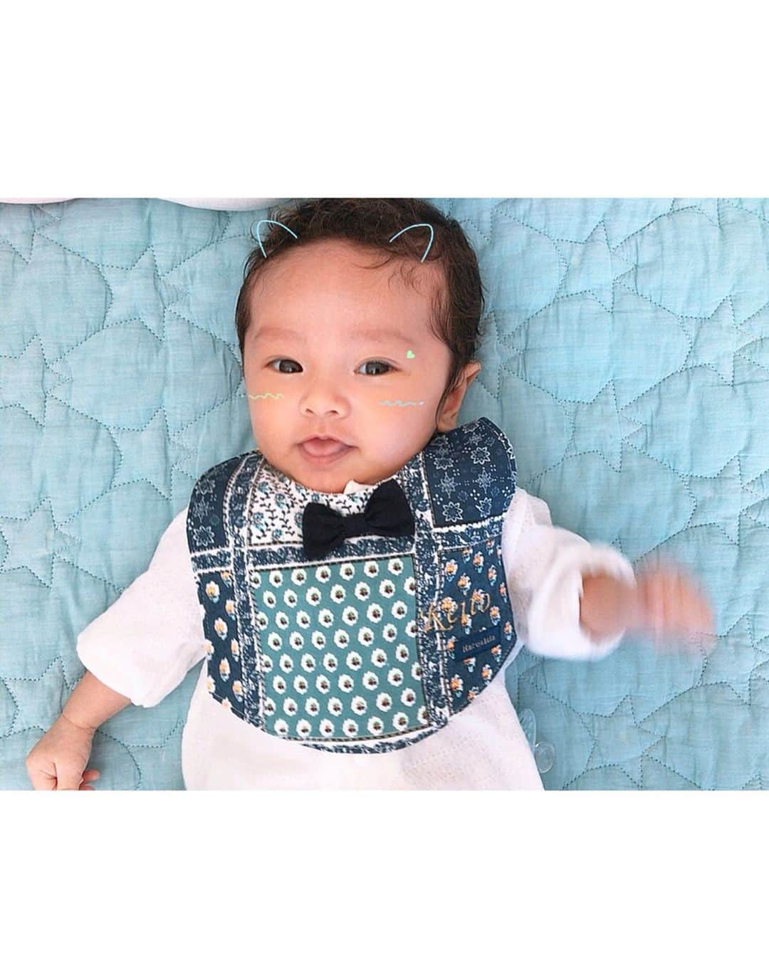 Ayaさんのインスタグラム写真 - (AyaInstagram)「最近の息子👶🏻☝️💙 写真毎日とってるけど とって満足しちゃってる。笑  最近は目が見えてきたのか よく笑ってくれるから更に メロメロ親バカです🙇‍♀️💏笑  #生後1ヶ月#生後50日#0歳#0ヶ月#ベビー#ベビー服##赤ちゃん#ママリ#新米ママ#プレママ#令和ベイビー#8月生まれ#baby#babyboy#赤ちゃんのいる生活#ベビカレベビーモデル#今日のけいぴ」9月29日 21時58分 - aya__fit