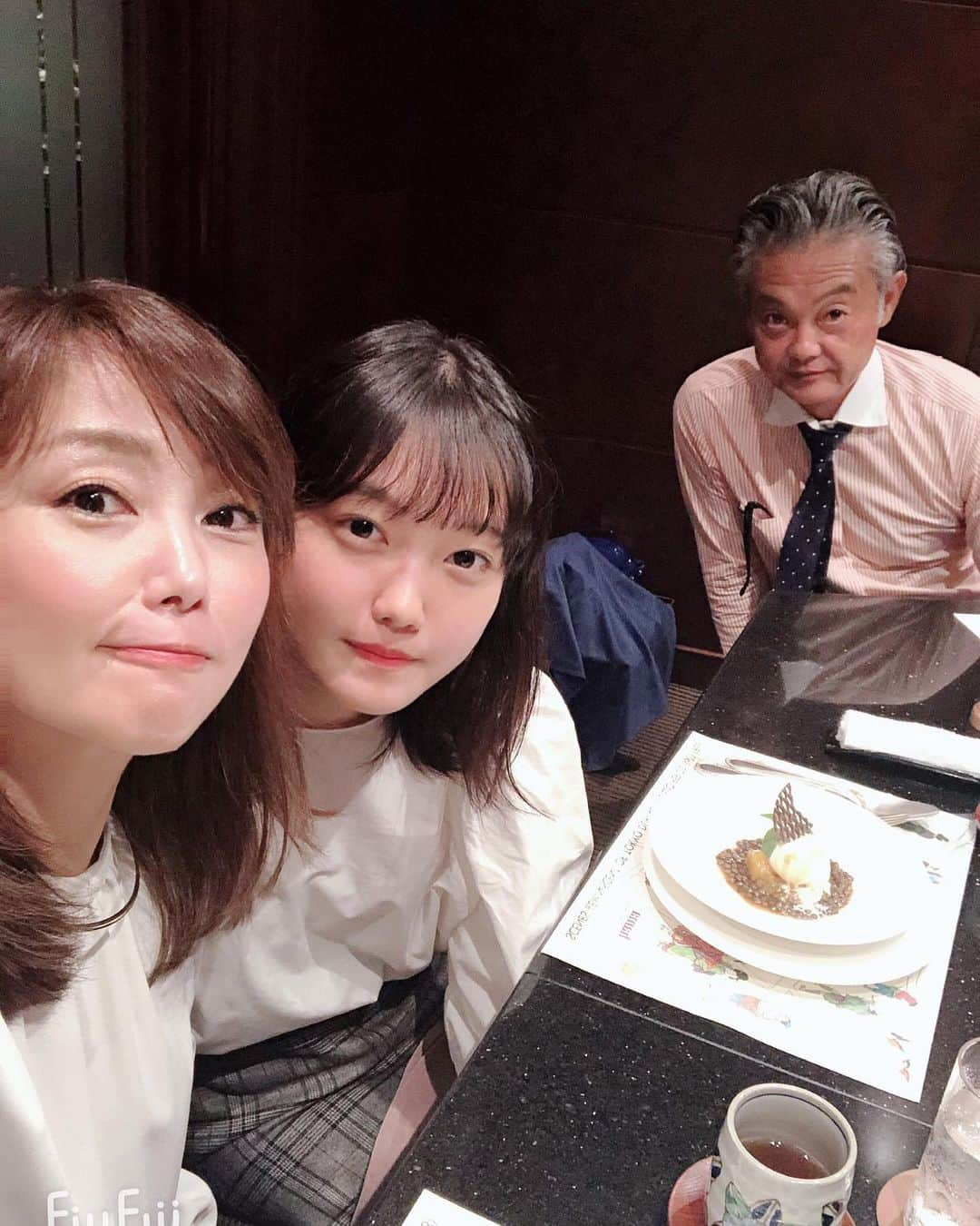 吉永愛さんのインスタグラム写真 - (吉永愛Instagram)「わたくし、44歳になりました♥️ この1年も元気に楽しく参りたいと思います✨まだまだ、新しいことにチャレンジしていきたいです♥️ 勇気の第一歩👍 皆さん！たくさんのお祝いメッセージありがとうございます♥️これからもどうぞよろしくお願いします！ #お誕生日 #令和初 #感謝 #44歳 #happybirthday  #肉 #ステーキハウスハマ  #六本木 #これからもよろしくね  #一歩」9月29日 22時12分 - a.i.yy