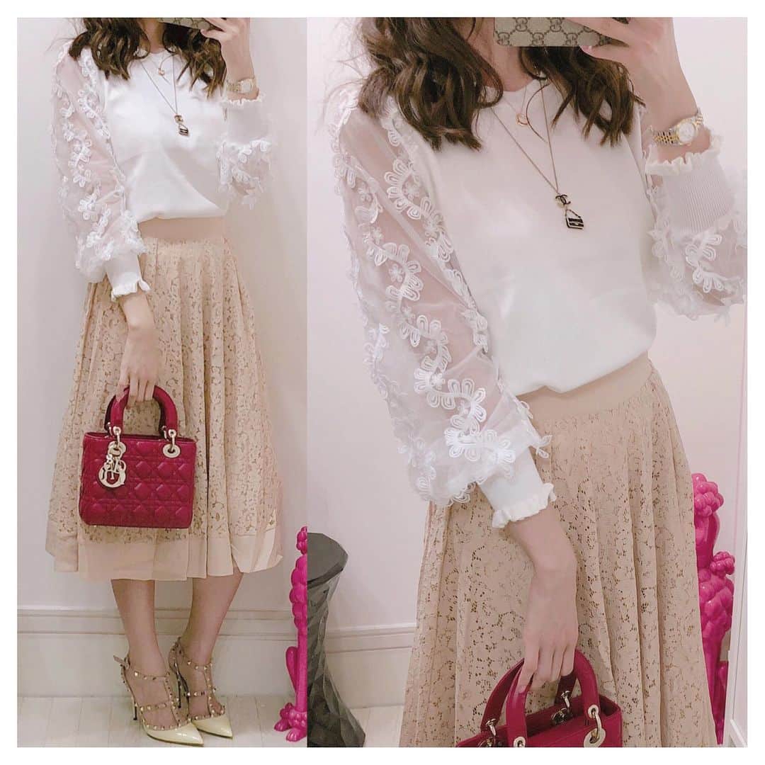 のインスタグラム：「＊﻿ ＊﻿ coordinate 。♡﻿ ﻿ ﻿ 1post﻿ tops:dholic﻿ skirt:toccocloset﻿ shoes:valentino﻿ bag:dior﻿ ﻿ ﻿ 2post﻿ tops:dholic﻿ skirt:toccocloset﻿ shoes:ferragamo﻿ bag:dior﻿ ﻿ ﻿ @tocco_closet のレースフレアスカート 。♡﻿ 形がとっても綺麗なんだ 。♡﻿ ベージュカラーがお気に入りだ。♡﻿ ﻿ ﻿ 1postの@dholic_official ニットの袖部分がとっても可愛いニット 。♡﻿ ﻿ 2postはレース×レースで合わせたよ 。♡﻿ ドレッシーだからパーティーなんかにもいい 。♡﻿ ﻿ ﻿ #coordinate #code #outfit #ootd #wear #fashion #コーディネート #コーデ #コーデ記録 #ファッション #ファッションコーデ #おまみ服 #dholic #toccocloset #ferragamo #dior #diorbag #christiandior #valentino #トッコクローゼット #ディーホリック #プチプラコーデ #ディオール #フェラガモ #ヴァレンティノ #レーススカート #クリスチャンディオール #秋服コーデ #秋服 #コーデ日記」