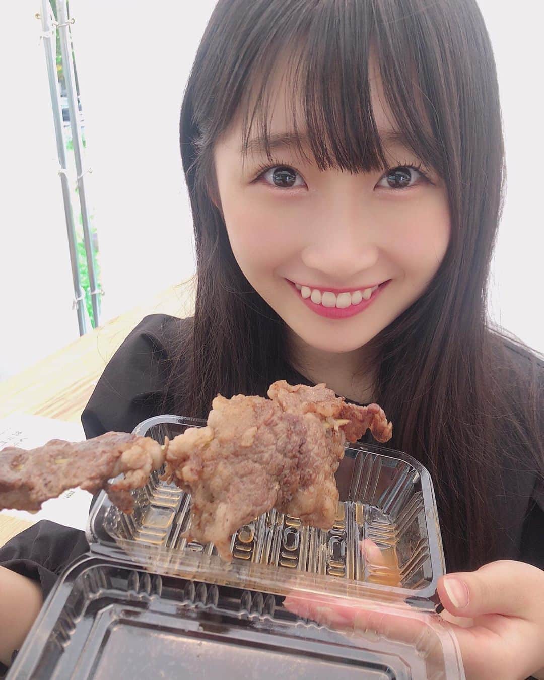 松本愛花のインスタグラム：「🍖🍗 おにくたべたよ。 かあいい？( ◜ᴗ◝ )‪♥︎ #北海道 #北海道旅行  #北海道グルメ  #北海道グルメ #札幌  #オータムフェスト」