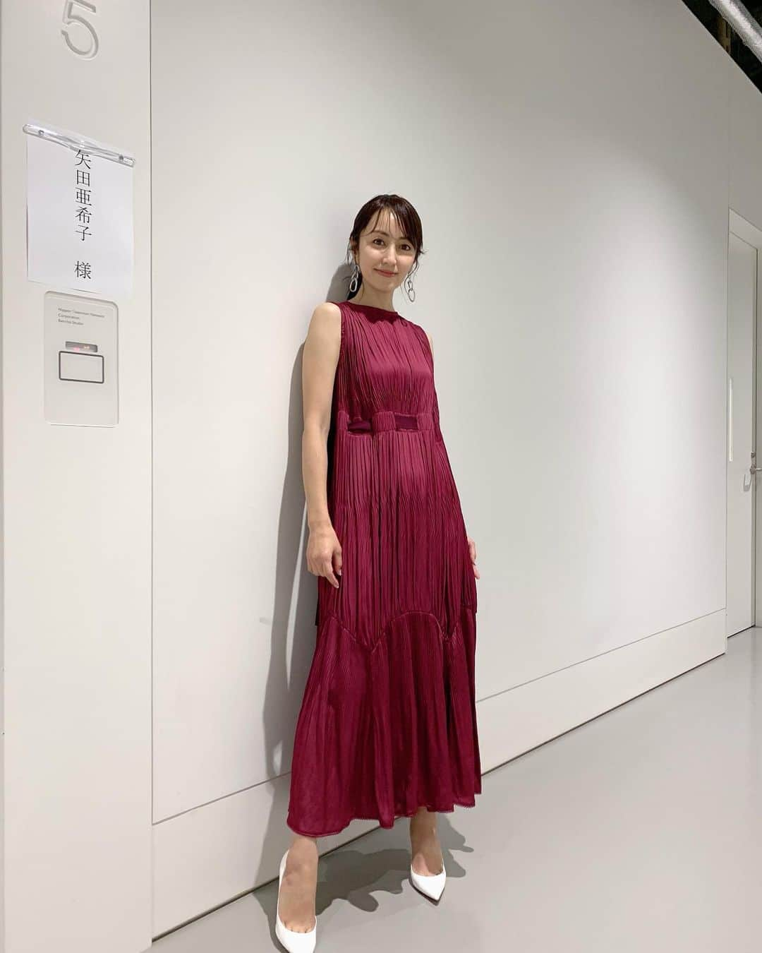 矢田亜希子さんのインスタグラム写真 - (矢田亜希子Instagram)「【オンエア】 2019年9月17日(火)21：00〜 日本テレビ『ザ！世界仰天ニュース』です。 衣装のワンピースは#lanvinenbleu です。 #世界仰天ニュース」9月15日 15時21分 - akiko_yada