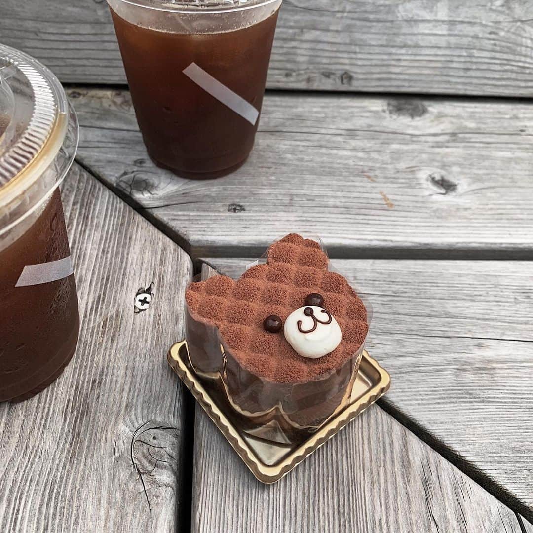 のインスタグラム：「@criollo2016 の くまちゃんケーキ🐻 _ _ _ #東京カフェ #代官山 #代官山カフェ #中目黒 #中目黒カフェ #カフェ巡り #カフェ活 #tokyocafe #도쿄카페 #카페스타그램 #michikafoodjp #カフェさんぽ #cafe #데일리그램 #도쿄일상 #tokyo #東京 #いいね返し #l4l #tokyolife #japan #daikanyama #daikanyamacafe #다이칸야마카페 #도쿄여행 #일본여행 #tokyofood #tokyofoodie  #東京美食 #日本美食」