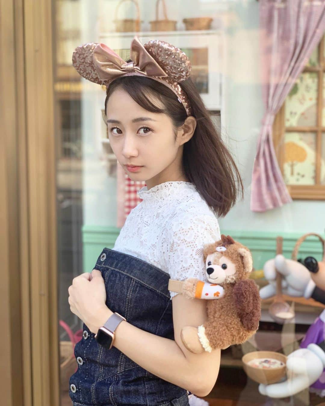 筒井萌子のインスタグラム：「* ドヤ顔⚠ ハロウィン🎃限定ダッフィーが可愛くて購入♪ アイアンカバーにすることにしました◡̈♥︎ ゴルフクラブ持ち運びにガチャガチャしちゃうから これがあればピタッと止めてくれるスグレモノ⛳️💕 本来はカーテンに止めたり腕につけるものらしい♪ ・ #筒井萌子 #女優 #actress #モデル #model #岡山  #shooting #instagood #instalike #converse #撮影 #followme #instalike #ゴルフ #ゴルフ女子 #ゴルフコーデ #골프 #좋아요반사 #좋아요그램 #좋아요환영 #데일리그램 #패션 #오오티디 #카페 #アルチビオ  #アルチビオカップ #archivio #archiviocup  #ゴルジョバ #ディズニーシー」