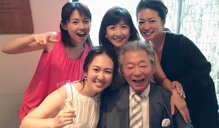 岡安弥生さんのインスタグラム写真 - (岡安弥生Instagram)「百合ちゃんの結婚パーティー。朝ズバのメンバーも集結🥂。 みのさんのお祝いのご挨拶に、涙でした…。 #高畑百合子#高畑アナ#百合ちゃん#TBSアナウンサー#結婚パーティー#ガーデンパーティー#バーベキュー#堀江航#幸せいっぱい#感動#結婚#朝ズバ#みのもんた#与良正男#若狭勝 #柿崎明二 #池田健三郎 #小松成美#米田やすみ#根本美緒#山元香里 #美馬怜子 #奥平邦彦」9月15日 14時04分 - yayoin3