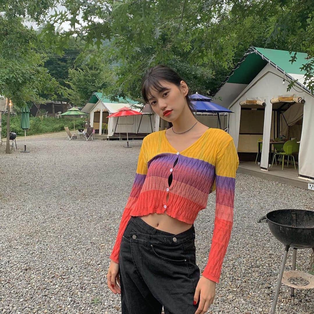 Weki Mekiのインスタグラム：「글램핑♡  #위키미키 #김도연 #wekimeki #kimdoyeon」