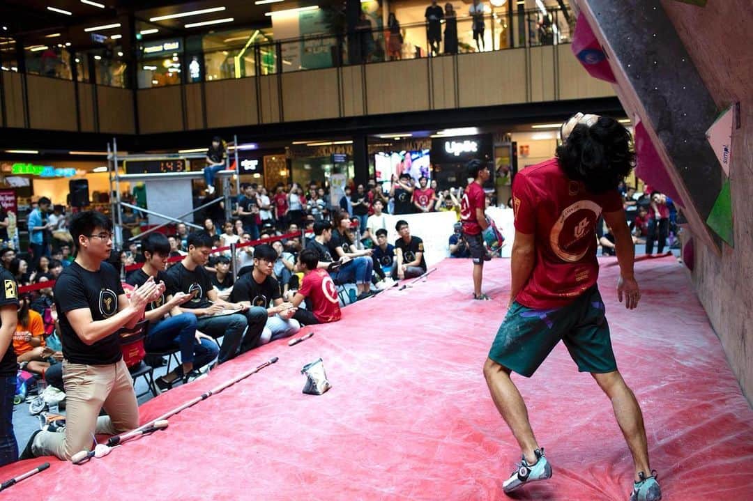 ハキム・カスバンのインスタグラム：「⁣ Exhausted. ⁣ ⁣ Welcoming this coming weekend’s break from competition.⁣ ⁣ @heavy.japan⁣ 📹: @berizified⁣ ⁣ #heavyjapan #tokyopowder #climbing #bouldering #climbinglife #streetwear」