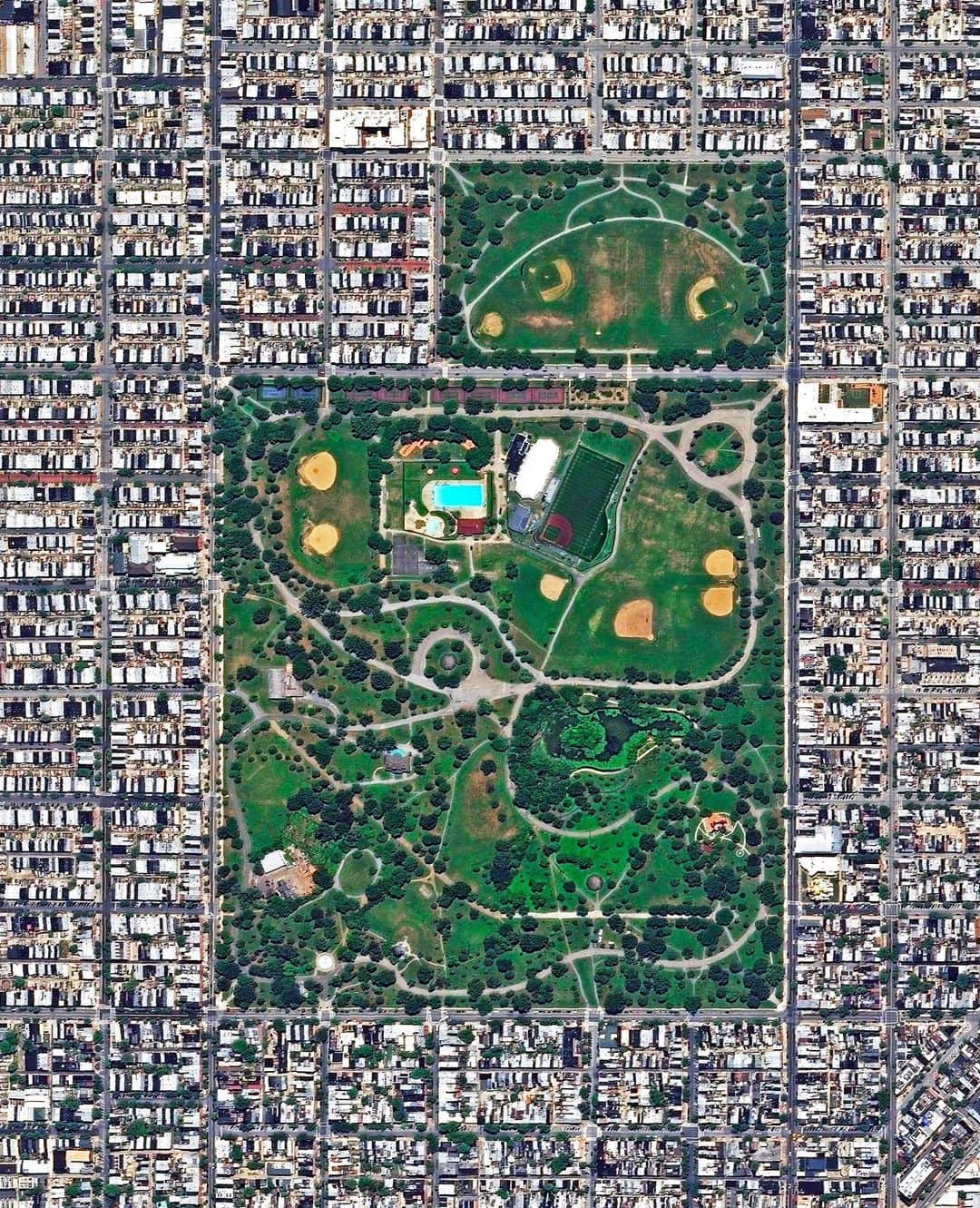 Daily Overviewさんのインスタグラム写真 - (Daily OverviewInstagram)「Patterson Park is an urban park in southeastern Baltimore, Maryland. Spanning 137 acres (55 hectares), the park has open fields of grass, large trees, paved walkways, historic battle sites, a lake, playgrounds, athletic fields, a swimming pool and other attractions. It is well known for its Patterson Park Pagoda, an observation tower built in 1891 for viewing the city that is still open to visitors today. /// Created by @dailyoverview, source imagery: @nearmap」9月15日 6時16分 - dailyoverview