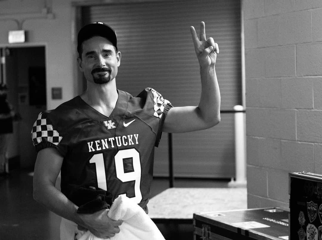 backstreetboysさんのインスタグラム写真 - (backstreetboysInstagram)「Thanks for all the love Kentucky 🖤 Was great to be back! #BSBLOU #DNAWorldTour」9月15日 6時46分 - backstreetboys