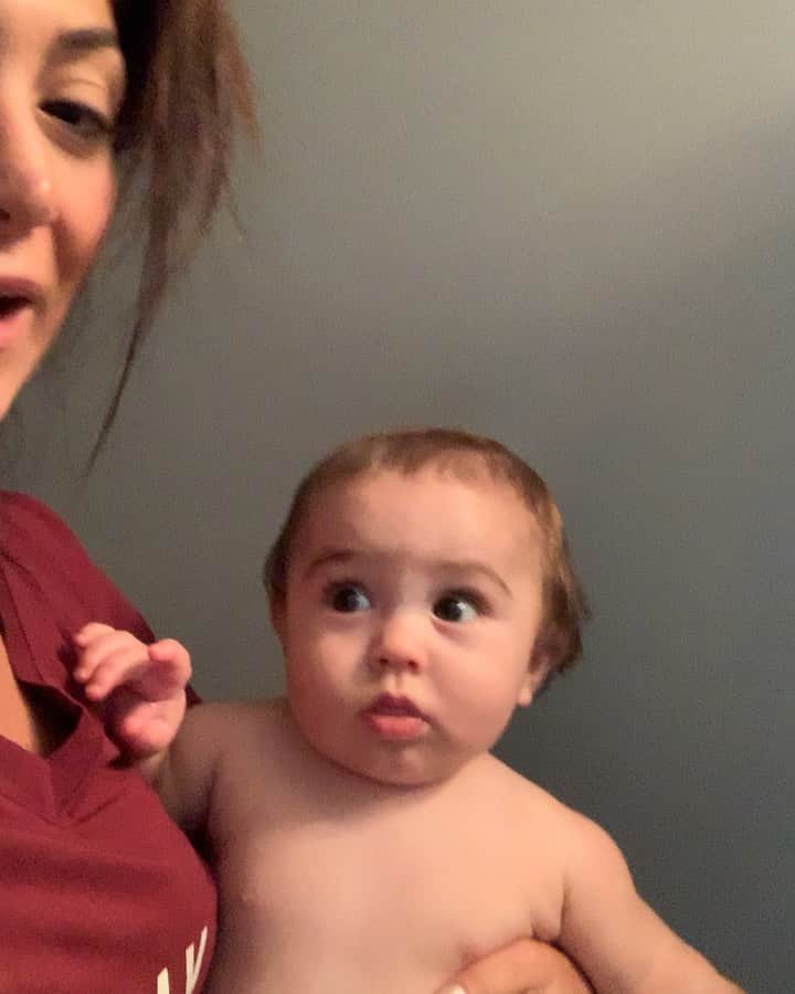 ディーナ・ニコール・コルテーゼのインスタグラム：「CJ’s first haircut by daddy 🥰 he took it like a champ ! ❤️❤️」