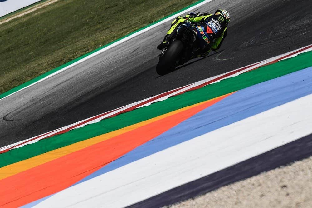 バレンティーノ・ロッシさんのインスタグラム写真 - (バレンティーノ・ロッシInstagram)「Misano world Circuit,Italia Sabato,prove ufficiali 📸 @falex79 @gigisoldano @calloalbanese @jesusrobledo Tino Martino」9月15日 6時49分 - valeyellow46