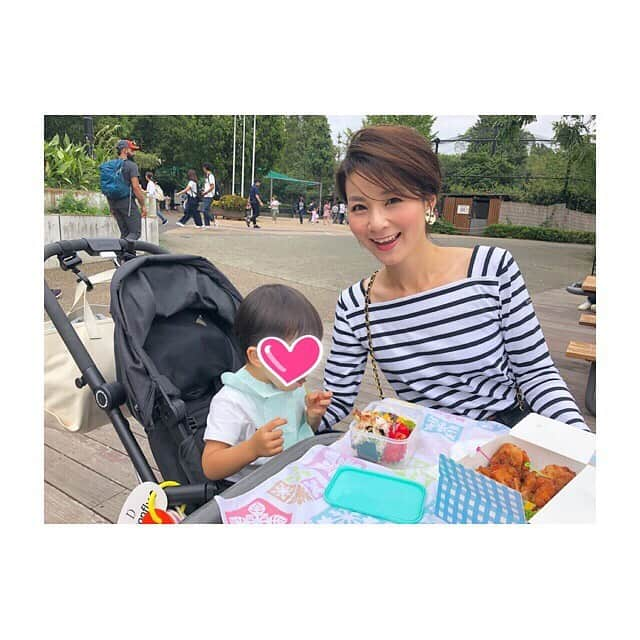 秋元玲奈さんのインスタグラム写真 - (秋元玲奈Instagram)「行楽日和でした☀️ お弁当持って🍙 動物園へ🦁 #熊とトラに大興奮」9月15日 7時43分 - rena_akimoto